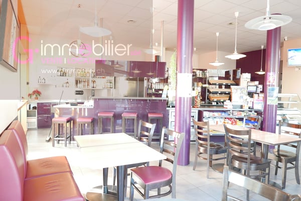 Charmant local commercial pour café tea-room à louer à Collombey 7