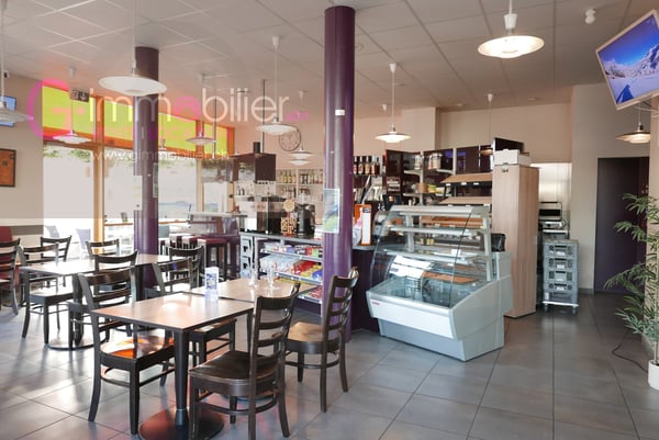 Charmant local commercial pour café tea-room à louer à Collombey 6