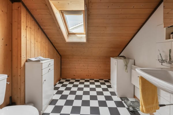 Charmante 4-Zimmer Maisonette Wohnung 10