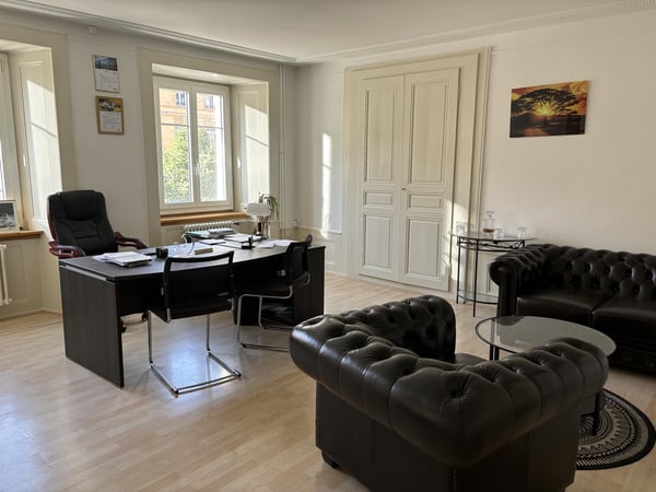 Immeuble de caractère en plein centre-ville 10