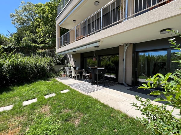 Appartement contemporain avec terrasse et jardin privatif au centre de Neuchâtel 9