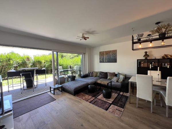 Appartement contemporain avec terrasse et jardin privatif au centre de Neuchâtel 4