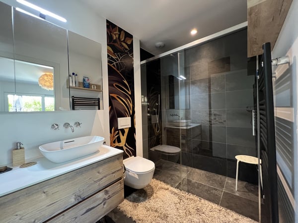 Appartement contemporain avec terrasse et jardin privatif au centre de Neuchâtel 7