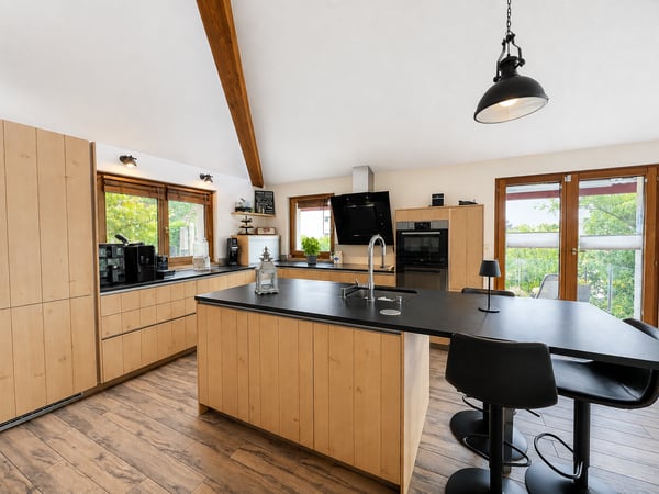 Maison individuelle aux volumes généreux, dans un écrin de verdure 5