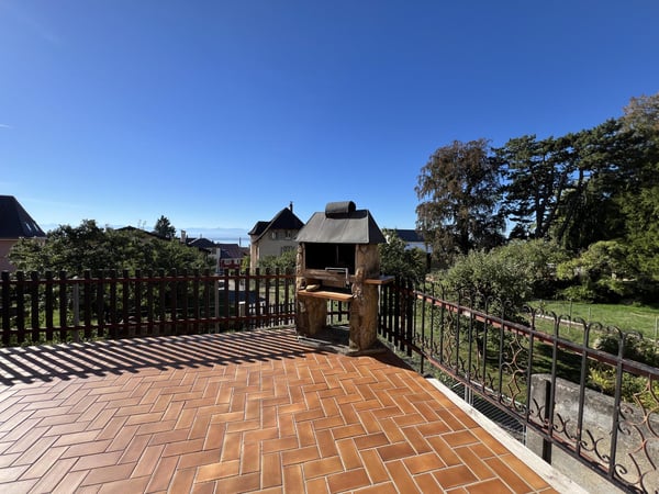 Maison villageoise avec vue: un beau potentiel à relever 3