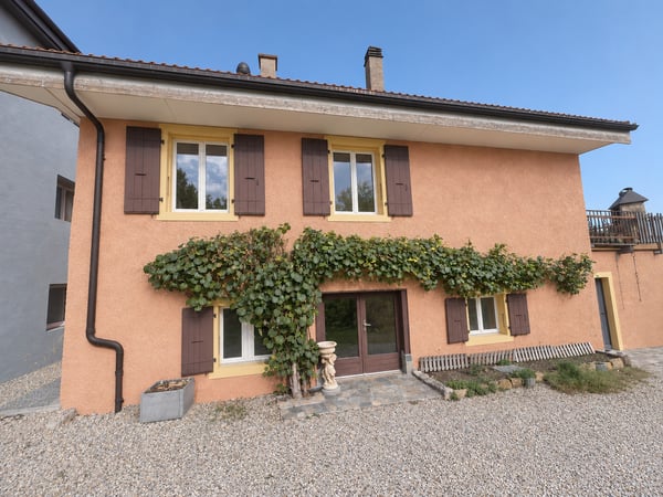 Maison villageoise avec vue: un beau potentiel à relever 1