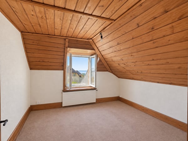 Maison villageoise avec vue: un beau potentiel à relever 9