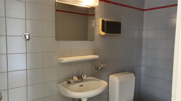 Bureau moderne de 1 pièces au cœur de Neuchâtel 7