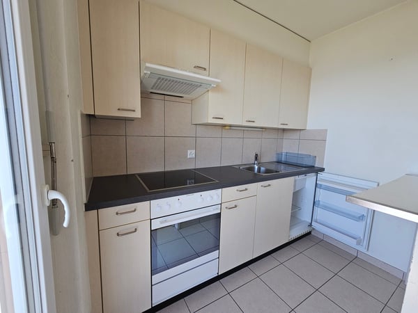 Studio moderne avec balcon et vue imprenable à Neuchâtel 1