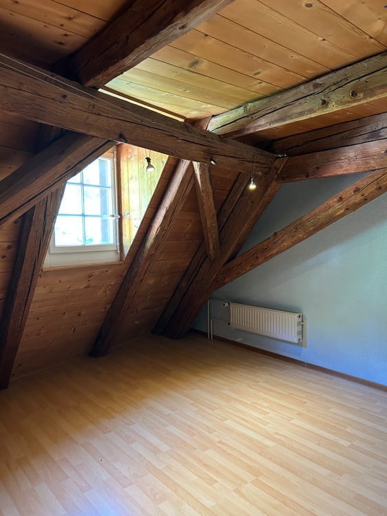FRIBOURG - PLACE DU PETIT-ST-JEAN 39 - CHARMANT APPARTEMENT - 4.5 10