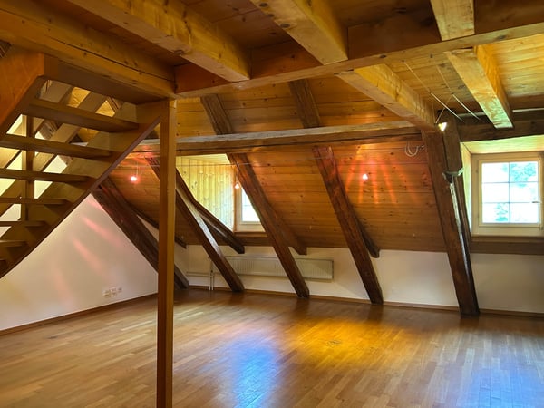 FRIBOURG - PLACE DU PETIT-ST-JEAN 39 - CHARMANT APPARTEMENT - 4.5 4