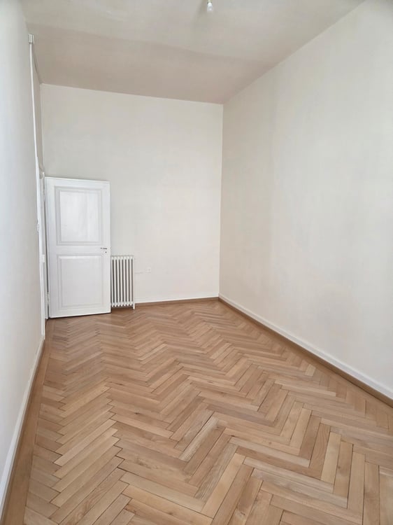 FRIBOURG - RUE DE LAUSANNE 34 - MAGNIFIQUE 5.5 PIECES  RENOVE AU 2EME 3
