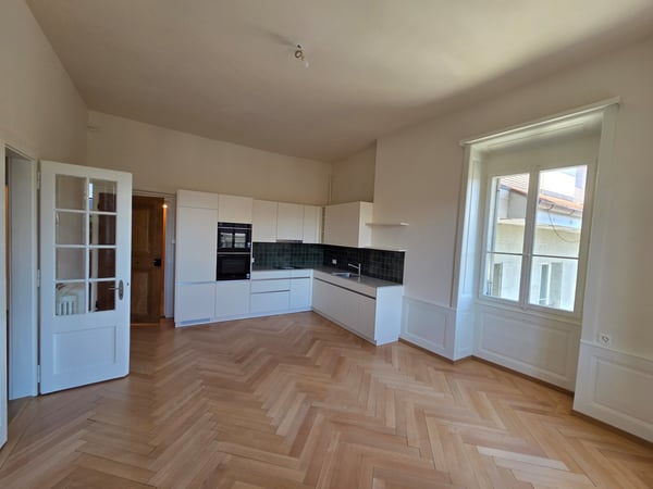 FRIBOURG - RUE DE LAUSANNE 34 - MAGNIFIQUE 5.5 PIECES  RENOVE AU 2EME 1