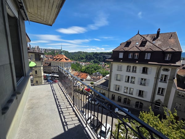 FRIBOURG - RUE DE LAUSANNE 34 - MAGNIFIQUE 5.5 PIECES  RENOVE AU 2EME 12