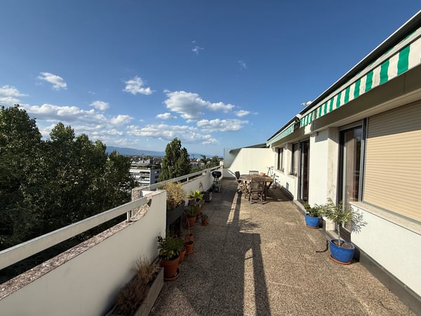 Magnifique appartement en attique de 7 pièces avec vue lac
