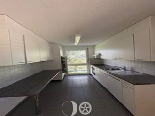 Helle und moderne Wohnung in ruhigem Quartier 4