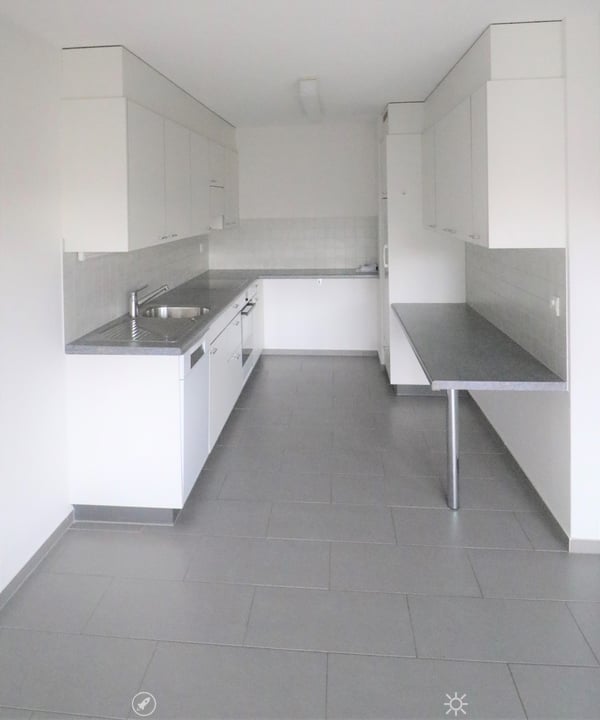 Helle 4½-Zimmerwohnung / appartement lumineux de 4½ pièces 3