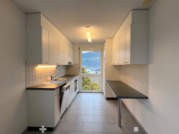 Helle 5.5-Zimmerwohnung / App. 5.5 pièce lumineux 2