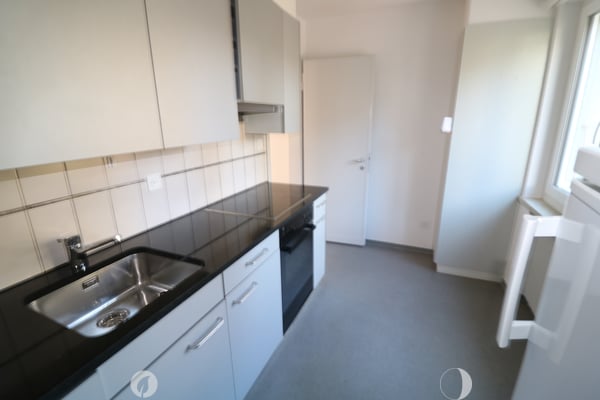 Grosszügige Wohnung mit toller Essecke und Balkon. 4