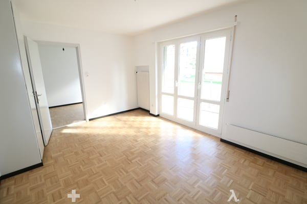Grosszügige Wohnung mit toller Essecke und Balkon. 3