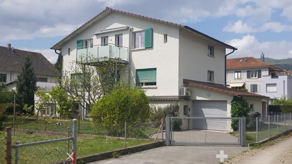 Grosse 3.5- Zimmerwohnung mit Balkon im beliebten Lindenquartier 1
