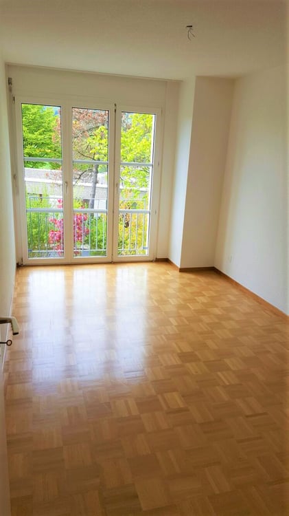 Attraktive Duplexwohnung in Nidau! Bel appartement en duplex à Nidau ! 4