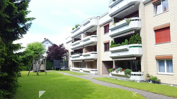 2.5- Zi-Attikawohnung grosser Terrasse / App. attique de 2,5 pièce 1
