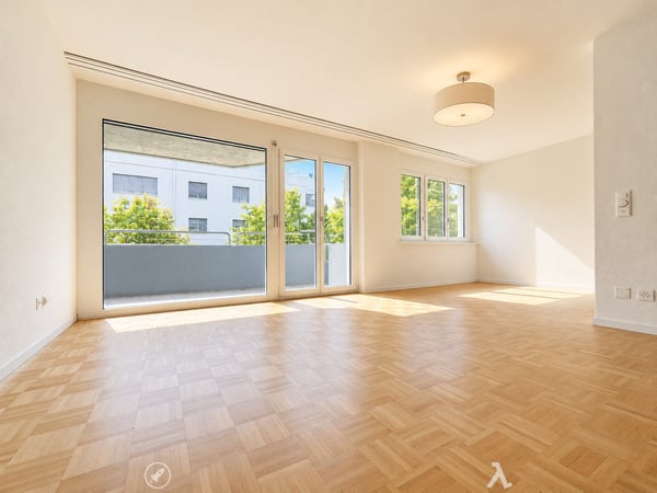3.5-Zimmerwohnung im Hochparterre / App. 3.5 pièces rez-de-chaussée 3
