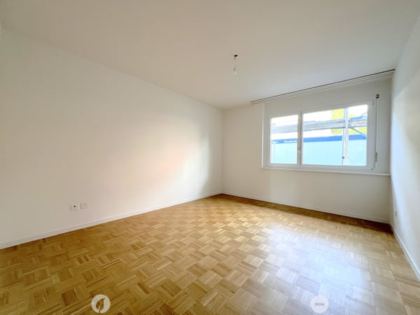 3.5-Zimmerwohnung im Hochparterre / App. 3.5 pièces rez-de-chaussée 5