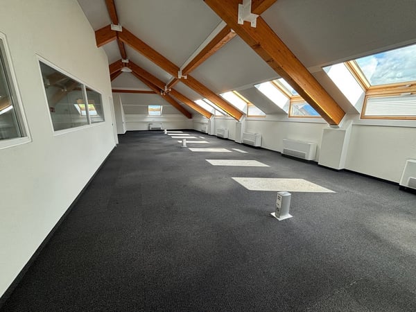 1 Mois de loyer OFFERT - Bureau d'environ 204 m2 au 3ème étage 3