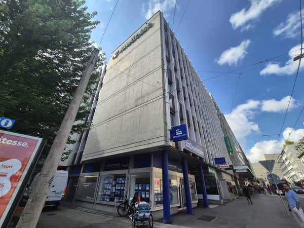 1er loyer offert - Spacieux bureaux lumineux en plain centre-ville 1