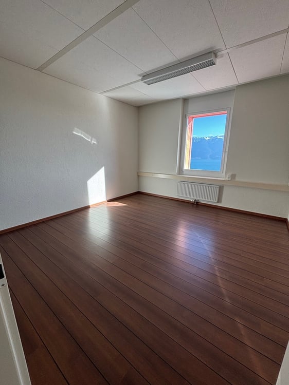 1 Mois de loyer OFFERT - Bureaux de 117m2 au 1er étage 3
