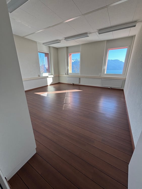 1 Mois de loyer OFFERT - Bureaux de 117m2 au 1er étage 1