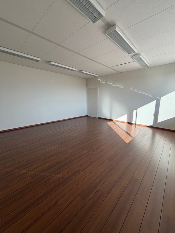 1 Mois de loyer OFFERT - Bureaux de 117m2 au 1er étage 6