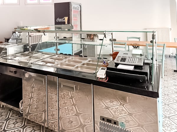 LOCAL COMMERCIAL POUR UN RESTAURANT OU SNACK/BAR 5