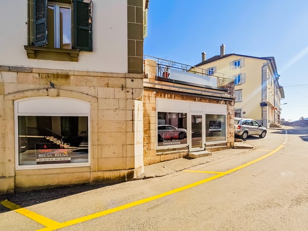 LOCAL COMMERCIAL POUR UN RESTAURANT OU SNACK/BAR 9