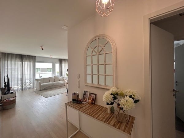 Appartement moderne de 3.5 pièces au 1er étage avec vue sur le lac 8