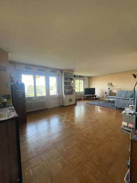 Appartement de 10.5 pièces à Pully 3