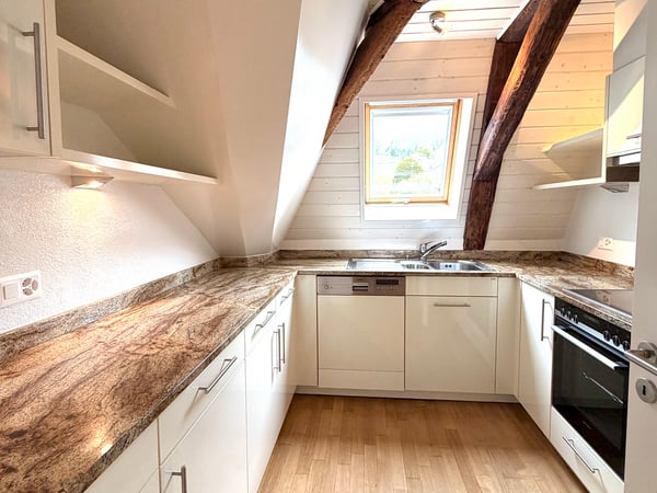 Splendide appartement de 5.5 pièces sous les combles 3