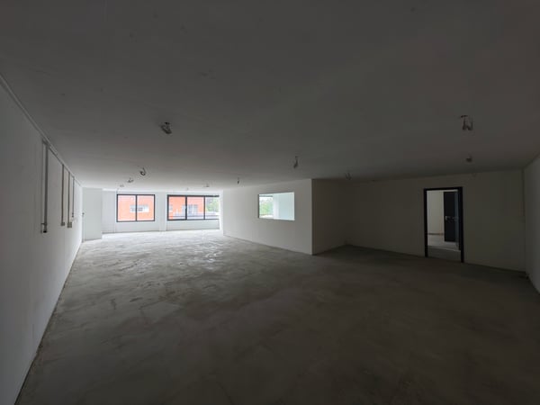 ECHALLENS - 597 m2 de surfaces polyvalentes au coeur du Gros-de-Vaud 8