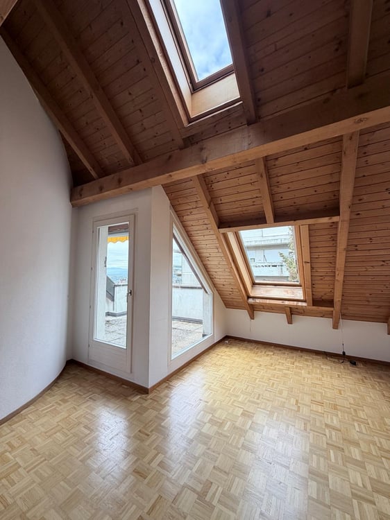 Charmant 3,5 pièces en attique avec mezzanine et terrasse 10