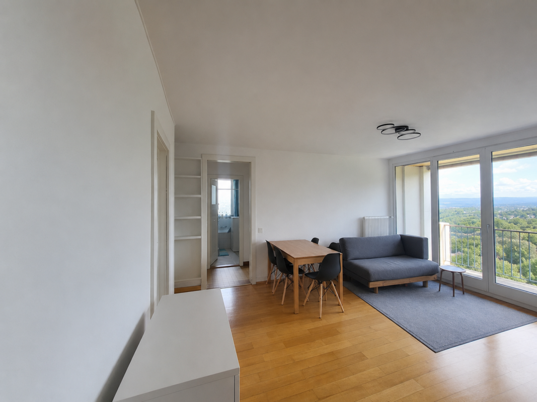 Appartement de 4 pièces au 3ème étages à Lignerolle