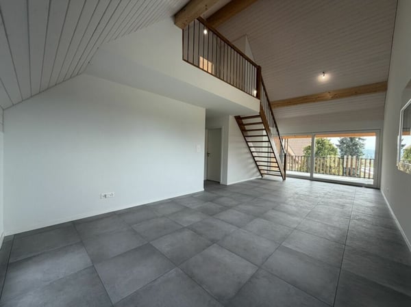 Erste Monatsmiete geschenkt ! 4,5-Zimmer-Duplexwohnung in Siselen 3
