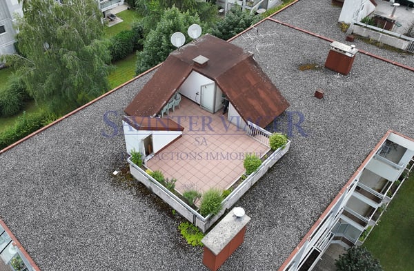 Très bel appartement avec terrasse sur le toit et vue à 360. 2