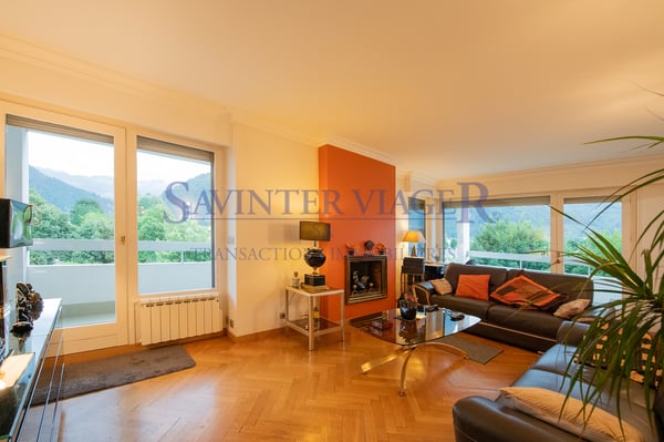 Très bel appartement avec terrasse sur le toit et vue à 360. 3