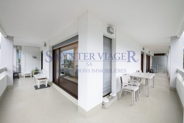 Très bel appartement avec terrasse sur le toit et vue à 360. 5