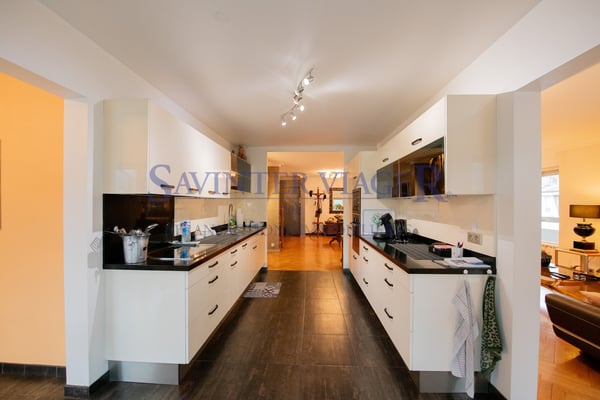 Très bel appartement avec terrasse sur le toit et vue à 360. 7