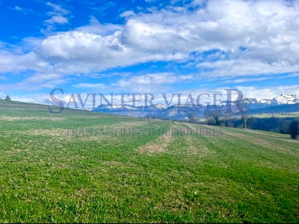 Terrain constructible, divisible,  2258 M2. Vue exceptionnelle. 2