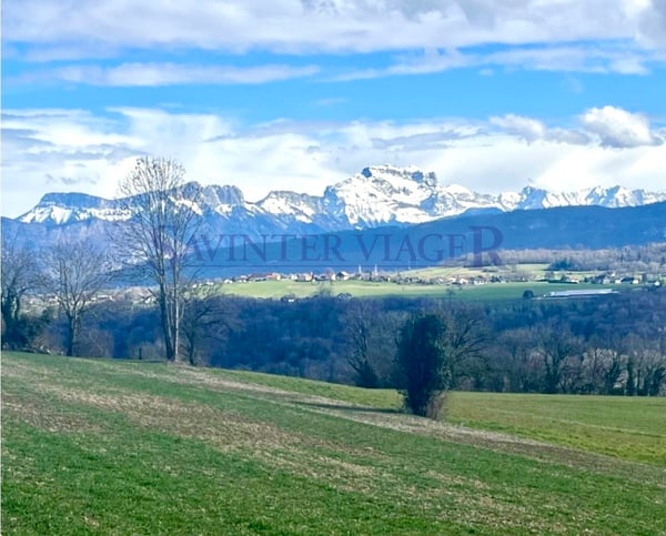 Terrain constructible, divisible,  2258 M2. Vue exceptionnelle. 1
