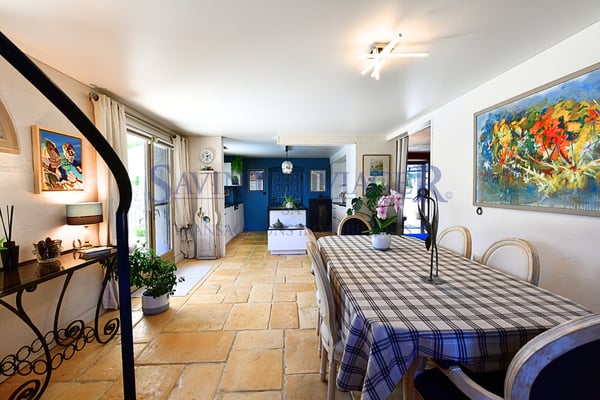 Demeure atypique avec installations équestres - Terrain de 16 832 m². 12